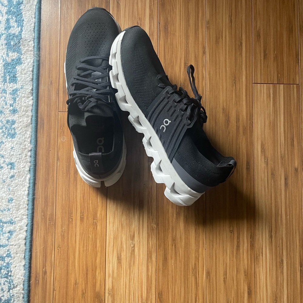On Running Men's Black and White Athletic Shoes  Cloudswift